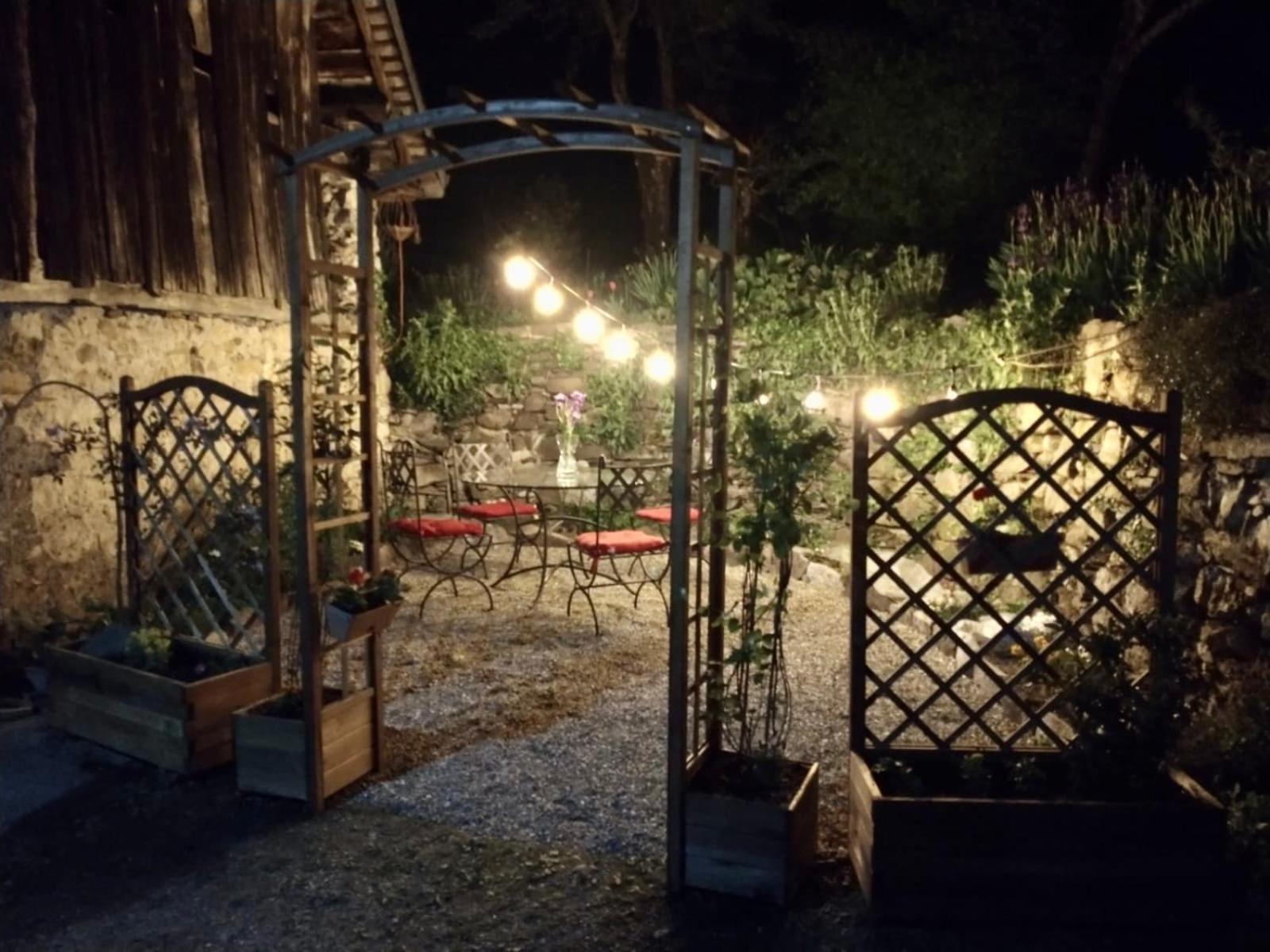 Au Pied Du Chateau- Parking Wifi Jardin - Clg Savoie Freterive Екстериор снимка